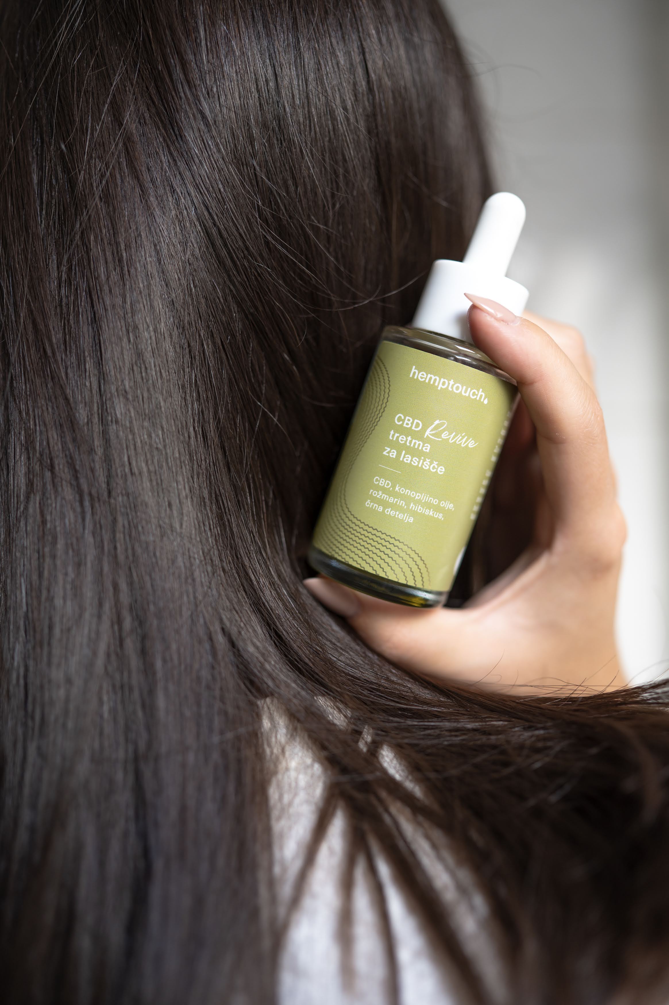 Hemptouch CBD Revive tretma za lasišče (10)